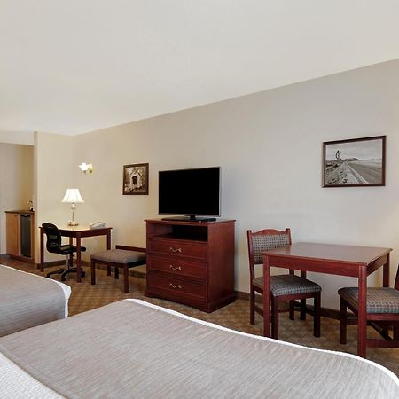 Days Inn By Wyndham Dawson Creek Εξωτερικό φωτογραφία