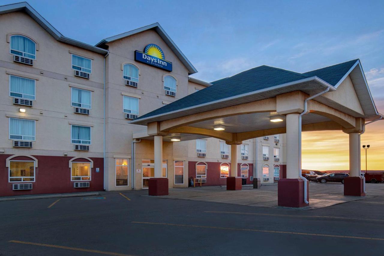 Days Inn By Wyndham Dawson Creek Εξωτερικό φωτογραφία
