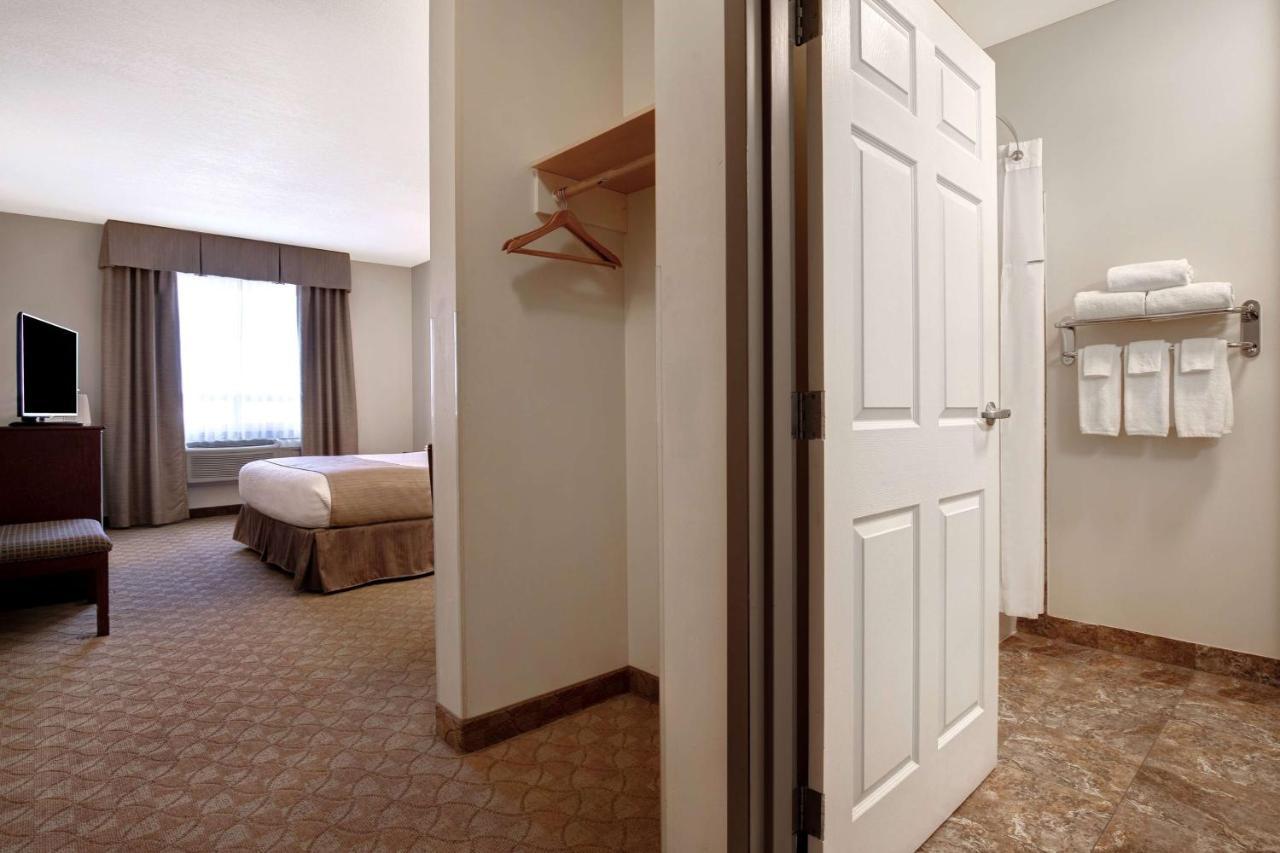 Days Inn By Wyndham Dawson Creek Εξωτερικό φωτογραφία